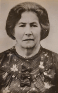 Leya Isaakovna (Bronshtein)