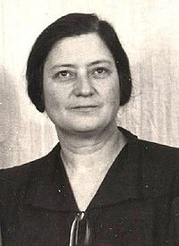 Анна Закс