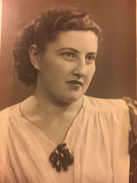 Bella Ezrer Ezrer