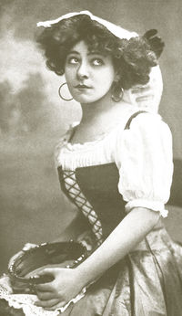 Алла Назимова
