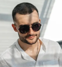 Михаил Колесников